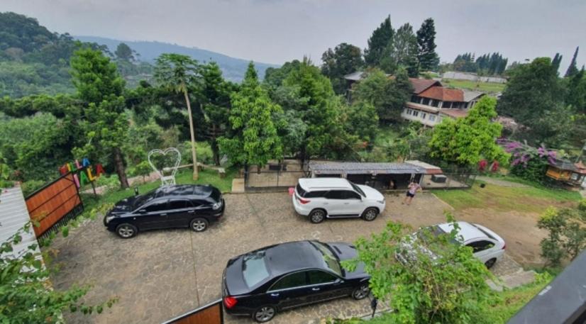 Villa Chacha At Macarena, Megamendung Exterior photo