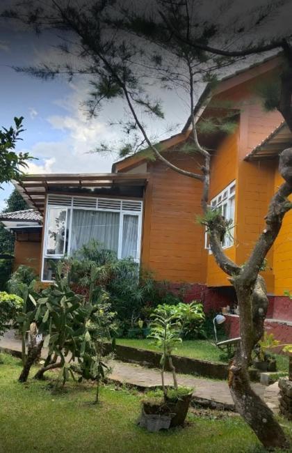 Villa Chacha At Macarena, Megamendung Exterior photo